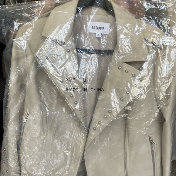 BB DAKOTA Women's True Stud Faux Suede Moto Jacket Bone - Picture 13 of 15